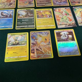 30 Cartas Pokémon Holográficas Full Art Entrenador