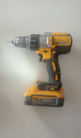 Taladro Percutor Inalámbrico DeWalt 18V XR