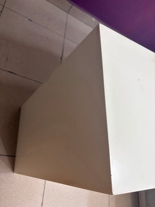 Espositore e poltrone per negozio. Set da 3,73 cm