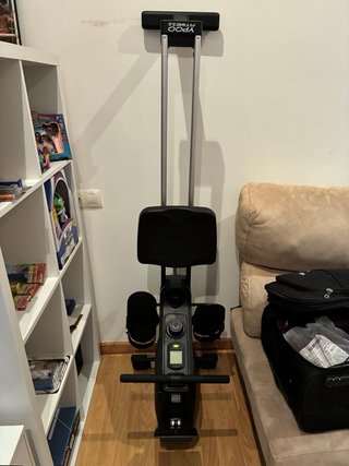 Máquina de remo negra nueva