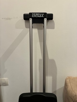 Máquina de remo negra nueva