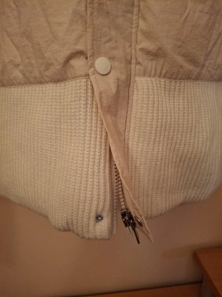 Chaqueta plumífero con capucha beige