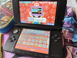 Nintendo 3DS XL con molti giochi