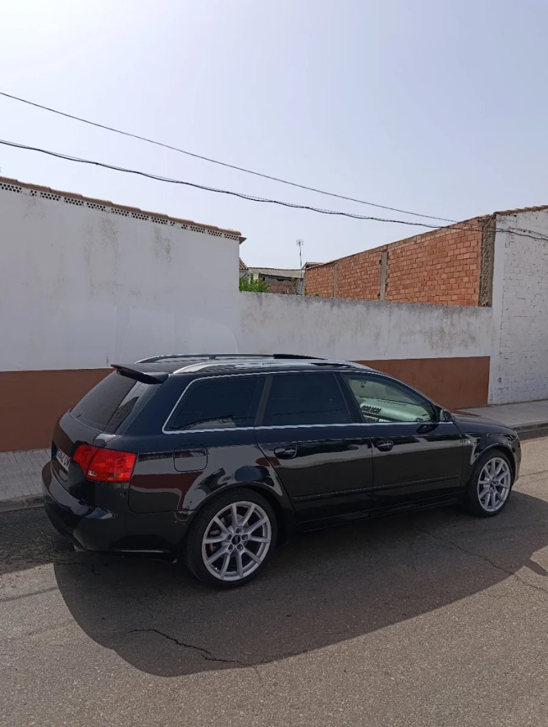Audi A4 2.0T Quattro - foto 1