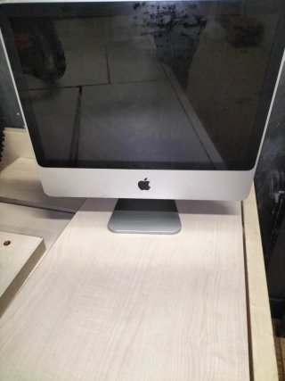 Apple iMac 21.5 Plata