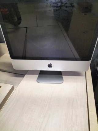 Apple iMac 21.5 Plata