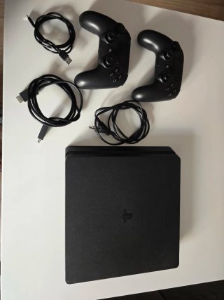 Consola PS4 Slim Negra + 2 Mandos