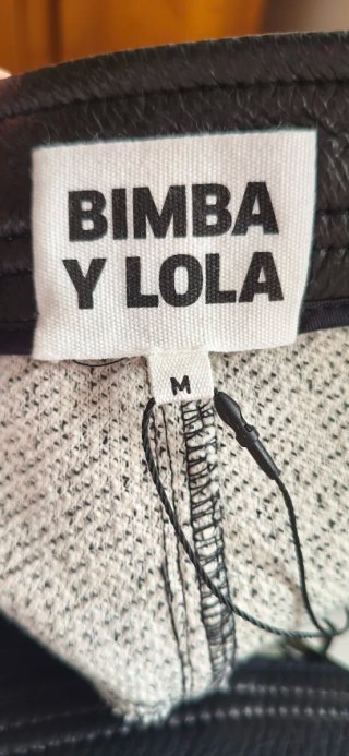 Falda negra efecto piel Bimba y Lola