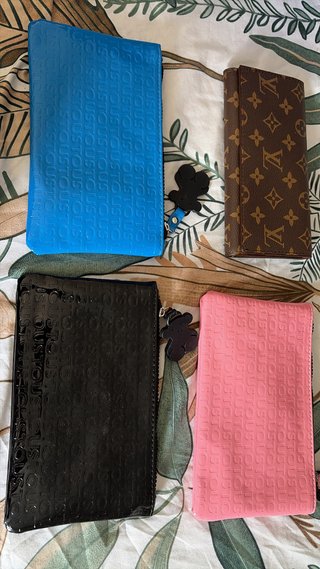 Lote 4 Carteras/Neceser Tous 10€ cada una