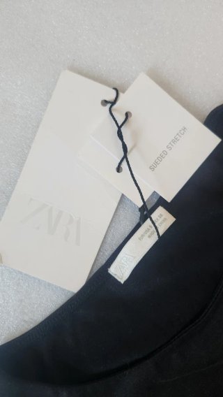 Camiseta negra Zara