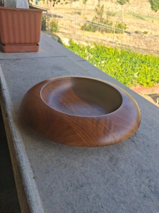 Svuotatasche/ciotola in legno di noce