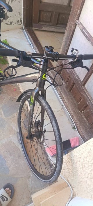 Bicicleta carretera Cannondale quick 3 Gris