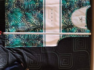 Camiseta Tirantes HAWAI con Hojas Tropicales Talla