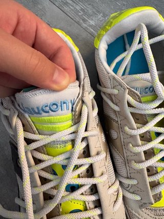 Saucony Beige e Giallo Scarpe Uomo