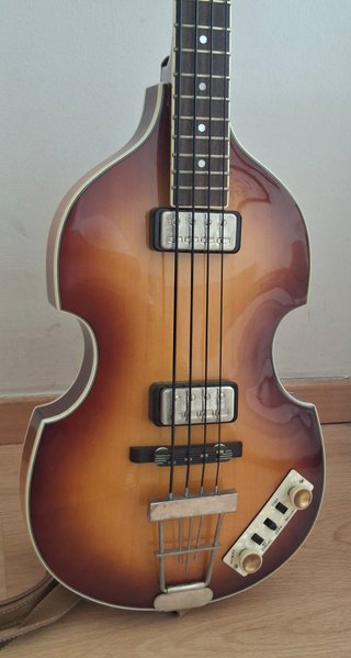 Bajo Hofner HCT 500/1-SB