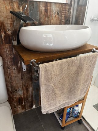 Conjunto lavabo madera y cerámica