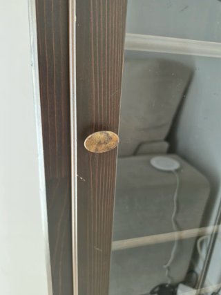 Vitrina Ikea Markor Madera y Cristal