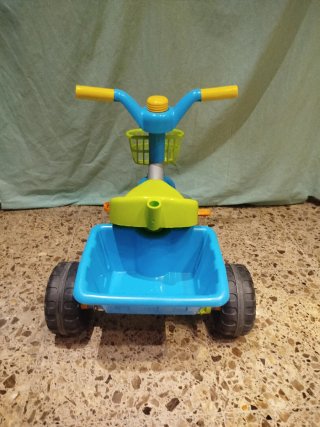 Triciclo infantil azul y verde