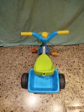 Triciclo infantil azul y verde