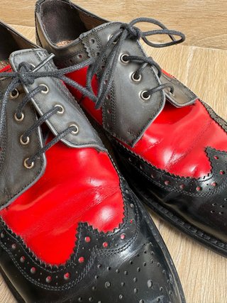 Zapatos Vitelo piel rojo y negro vintage. Talla 39