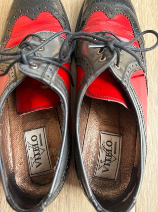Zapatos Vitelo piel rojo y negro vintage. Talla 39