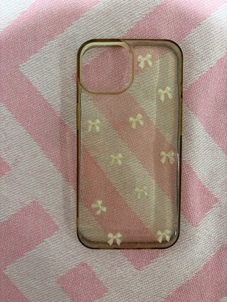 Dos fundas para iPhone 13.