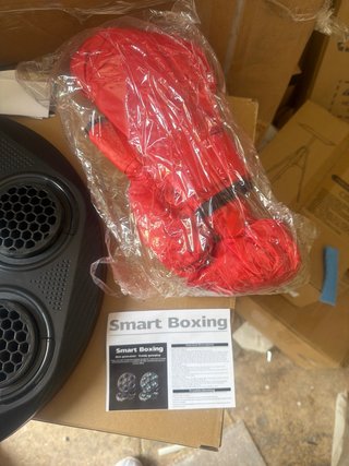 Máquina de Boxeo Inteligente con Guantes