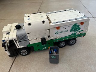 Lego Technic Camion della spazzatura Mack
