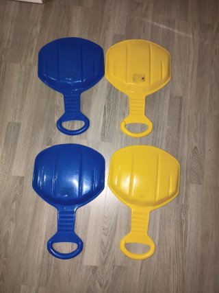 Palas trineo azul y amarillo