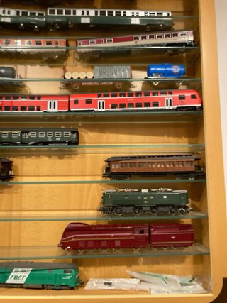 Tren eléctrico digital con vagones
