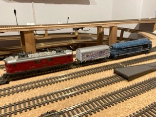 Tren eléctrico digital con vagones