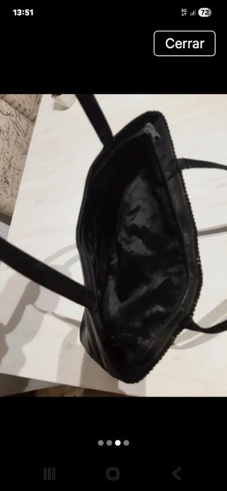 Bolso de hombro de ganchillo y raso