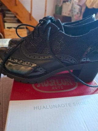 Zapatos negros de cordones
