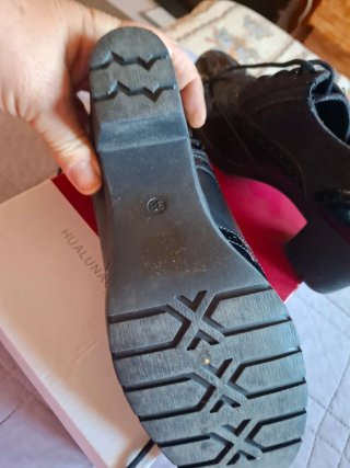 Zapatos negros de cordones