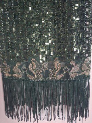 Vestido lentejuelas verde con flecos