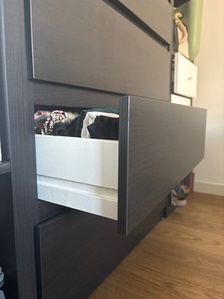Cassettiera nera in legno