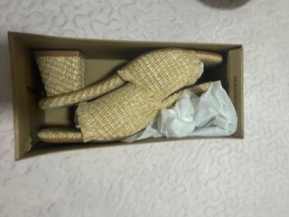 Tacones Beige/Marrón Talla 37 Nuevos