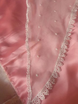 Manteletas falleras blancas con puntilla