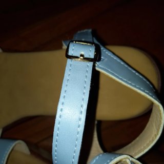 Sandalias cómodas azul celeste