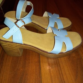 Sandalias cómodas azul celeste