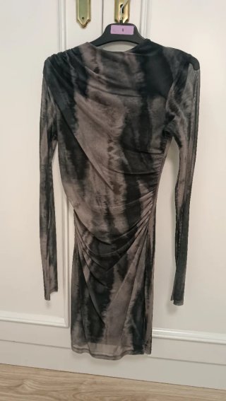 Vestido corto tie-dye gris