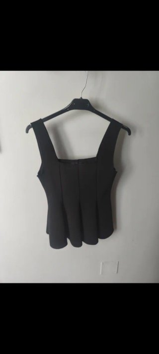 Top peplum negro talla M