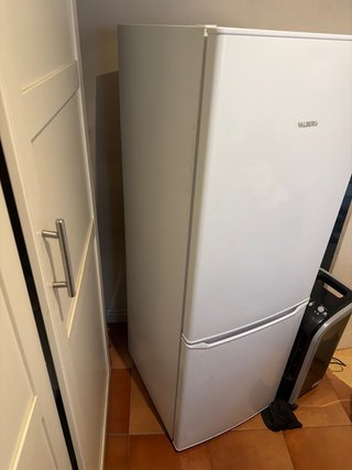 Nevera VALBERG La compramos de sustitucion 1 mes