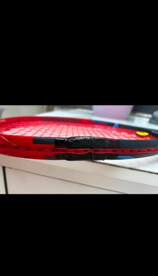 Raqueta Yonex Vcore 100 (2023) + Raquetero