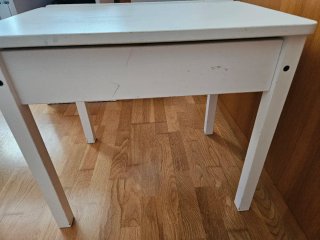 Escritorio infantil IKEA blanco sunvik y silla