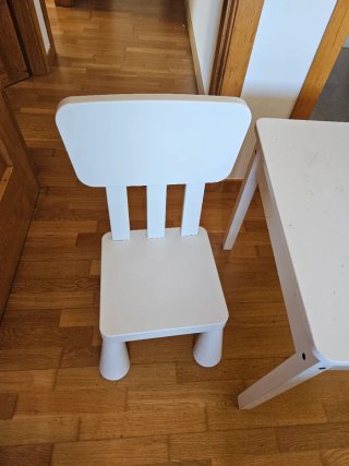 Escritorio infantil IKEA blanco sunvik y silla