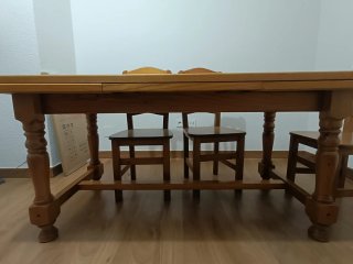 Set tavolo in legno massello e 6 sedie