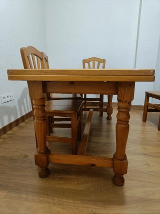 Set tavolo in legno massello e 6 sedie
