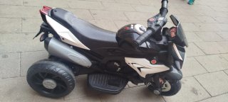 Moto Eléctrica Infantil Trike Negra y Blanca