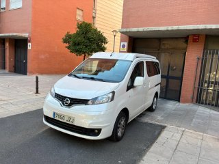Se alquila furgoneta NISSAN NV200.